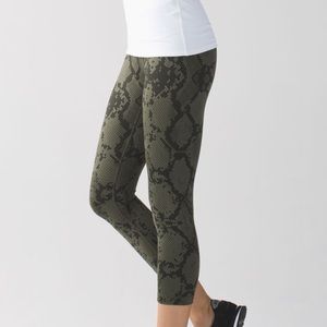 Lululemon Wunder Under Crop III *Full-On Luon SZ:6